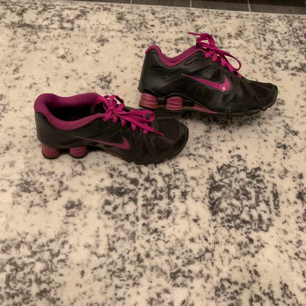 Nike shocks